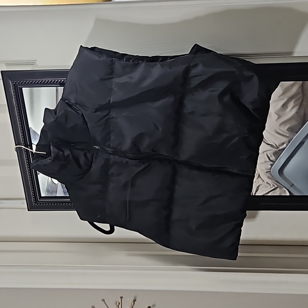 Black bubble vest size medium